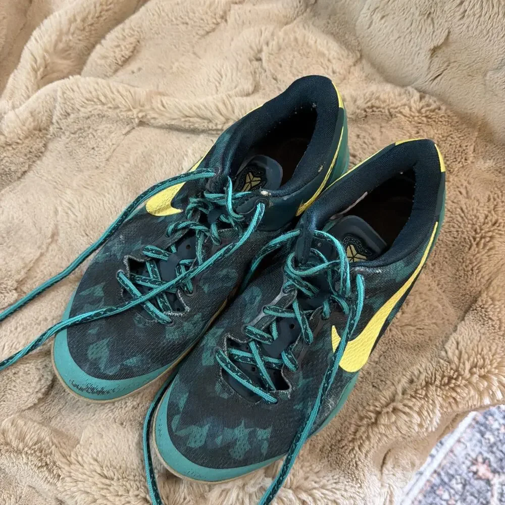 Size 9 - Nike Kobe 8+ Supernatural